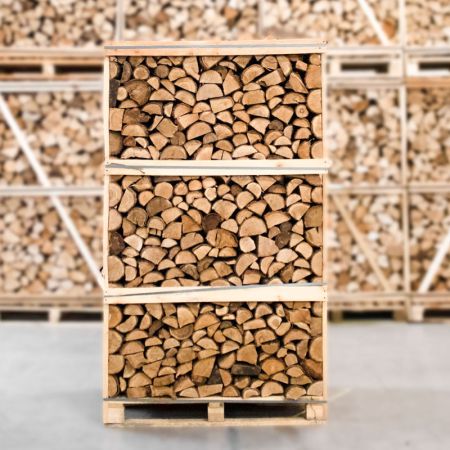 Palette kammergetrocknetes gespalten Eiche Brennholz 33cm Palette kammergetrocknetes gespalten Eiche Brennholz 33cm